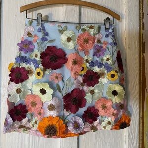 Storia Floral Embroidered Appliqué Mini Skirt: Size Medium